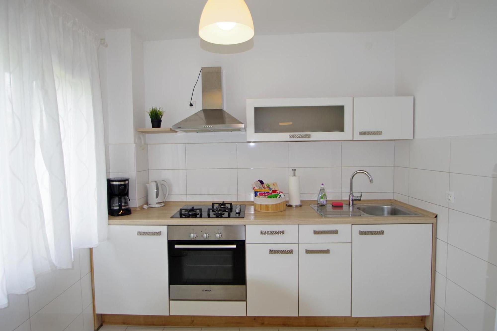 Apartments Nikolina Rakalj エクステリア 写真
