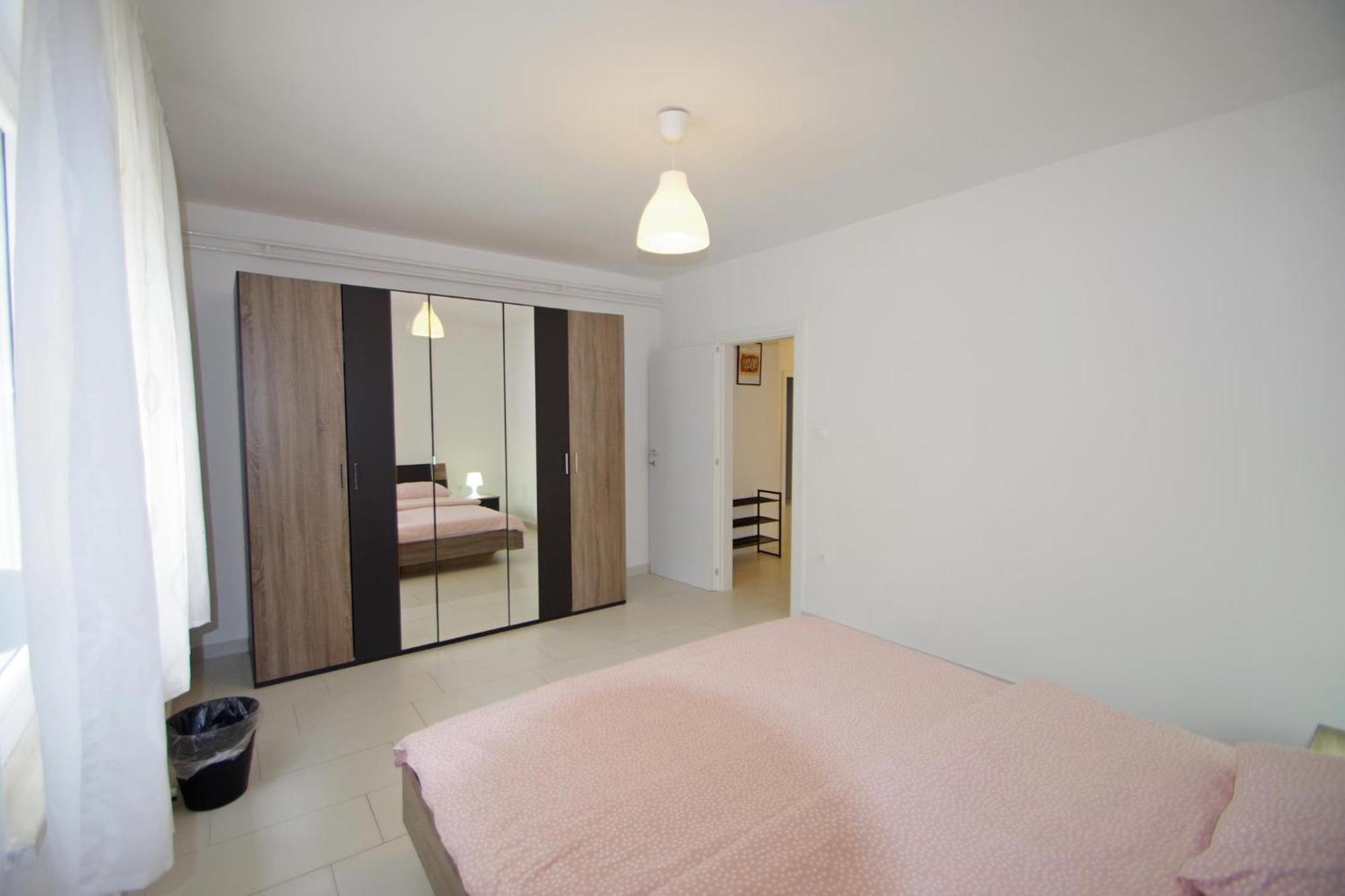 Apartments Nikolina Rakalj エクステリア 写真