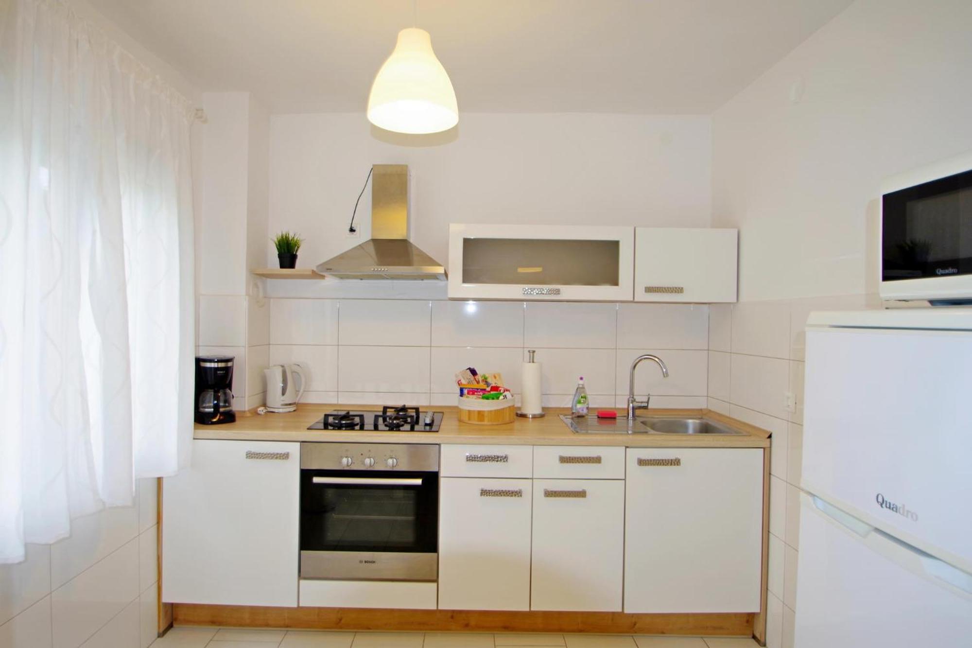 Apartments Nikolina Rakalj エクステリア 写真