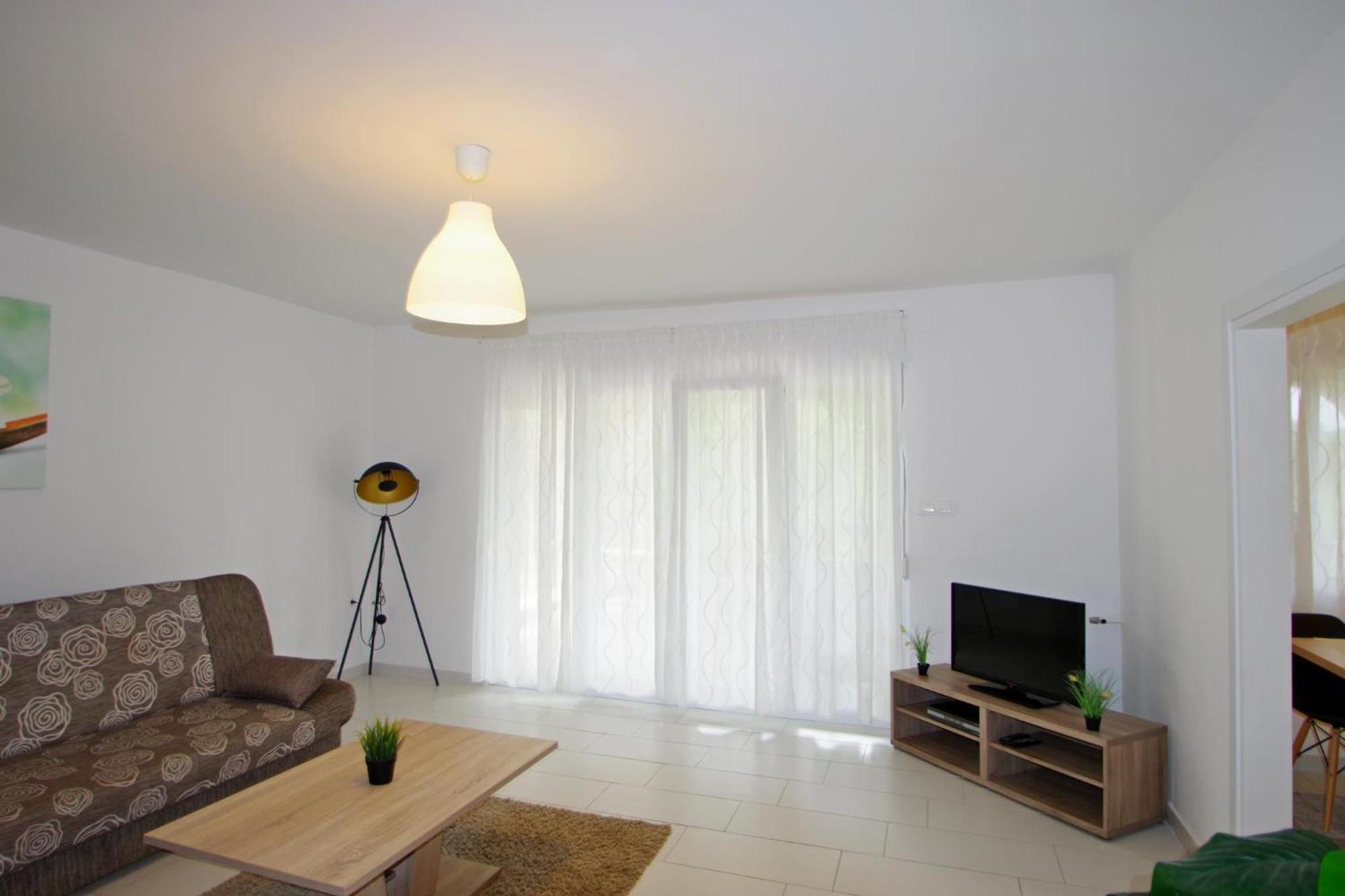Apartments Nikolina Rakalj エクステリア 写真